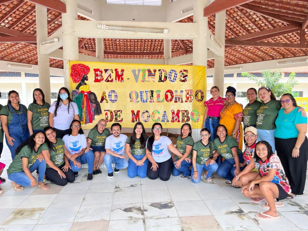 Alunos em visita ao quilombo de Mocambo